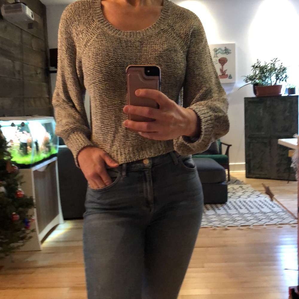 3/30$ Cropped Gray, black and white knitting